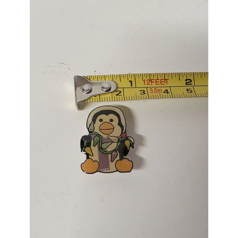 Vintage Light Up Enamel Penguin Lapel Pin  **needs New Batteries **